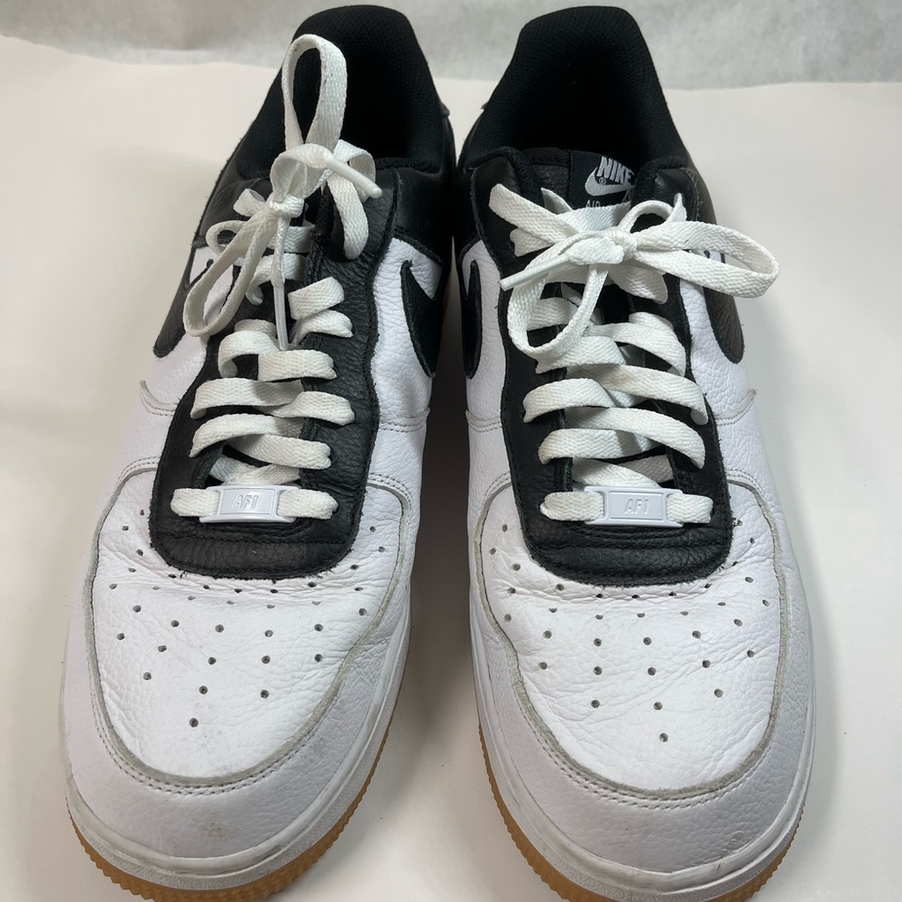 Nike Black and White Sneakers